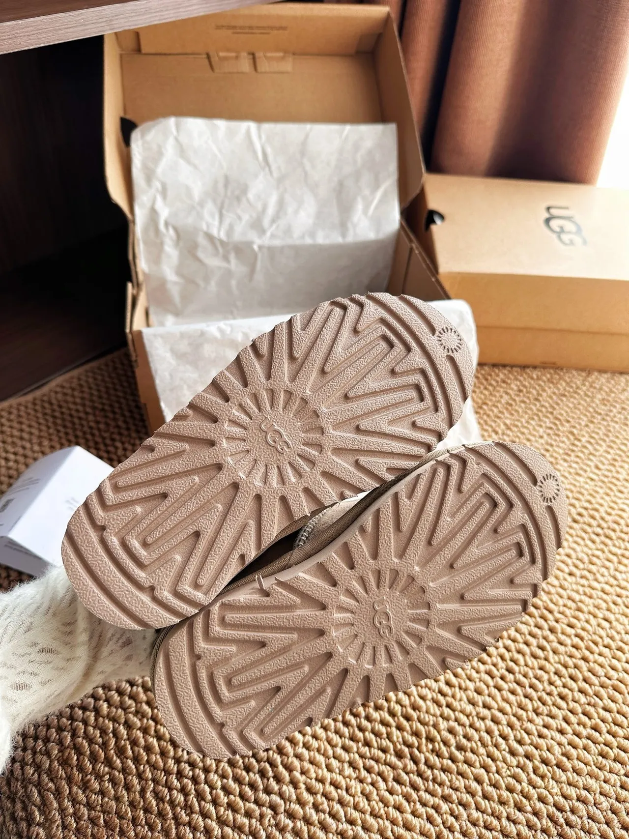 UGG Tasman 黑色米色 Suede Upper Shearling-Lined Mary Jane 鞋 22