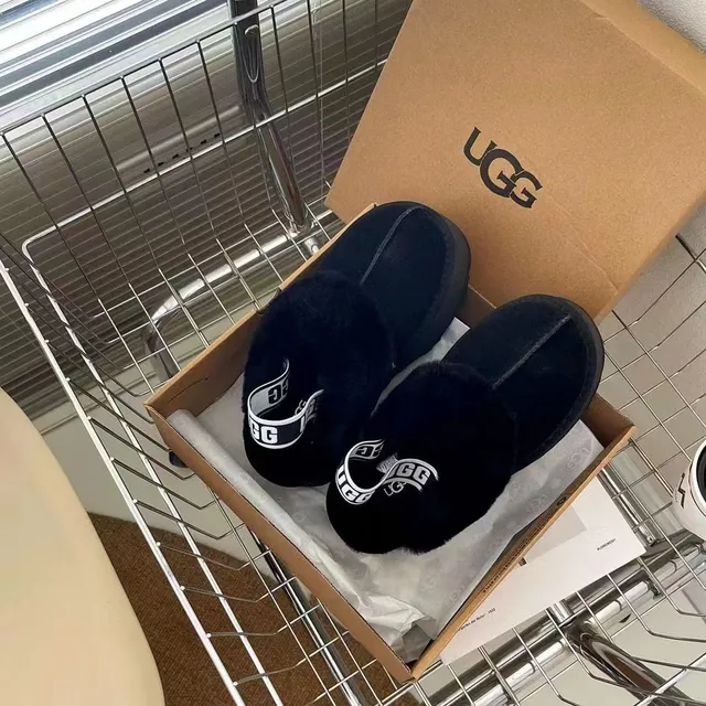 UGG Tasman 黑色羊毛皮平台拖鞋 8