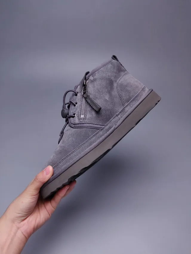 UGG Tasman 炭灰色麂皮踝靴 2