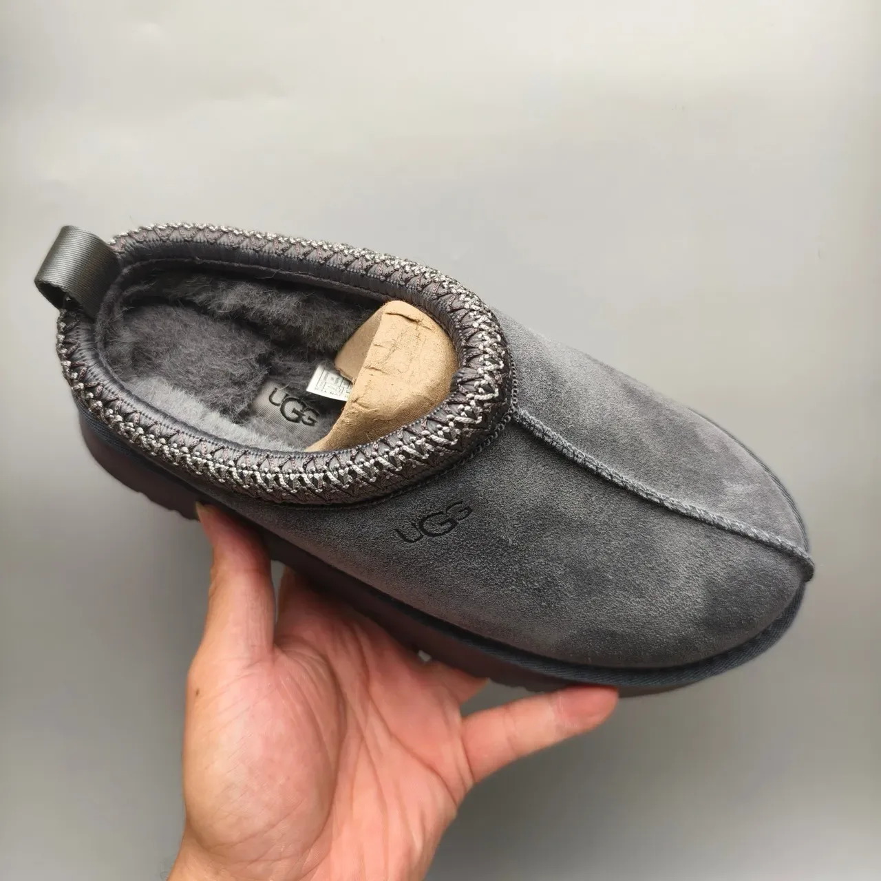 UGG Tasman ধূসর কালো সুয়েড ক্যাজুয়াল জুতা বোনা কলার 3