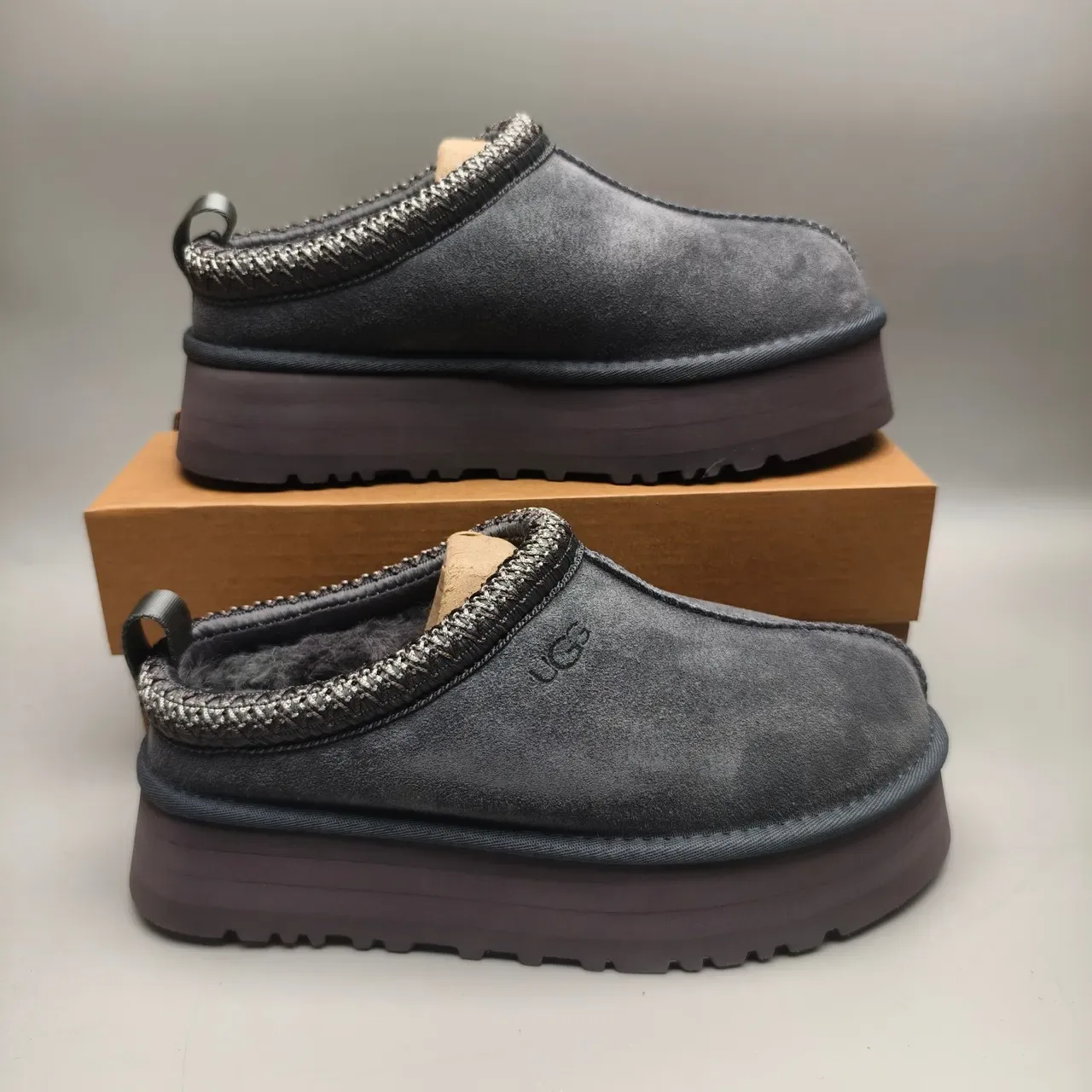 UGG Tasman ধূসর কালো সুয়েড ক্যাজুয়াল জুতা বোনা কলার 5