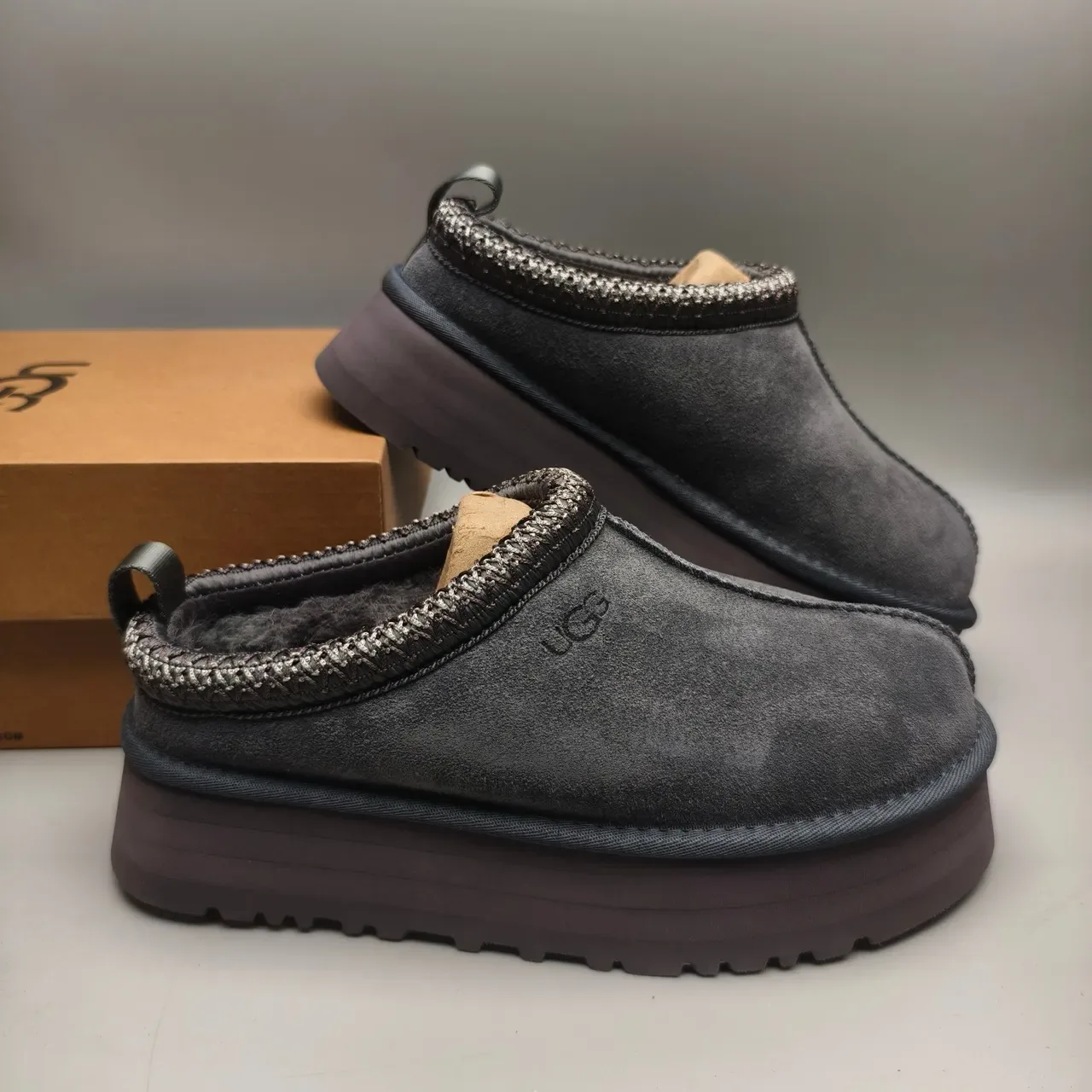 UGG Tasman ধূসর কালো সুয়েড ক্যাজুয়াল জুতা বোনা কলার 6