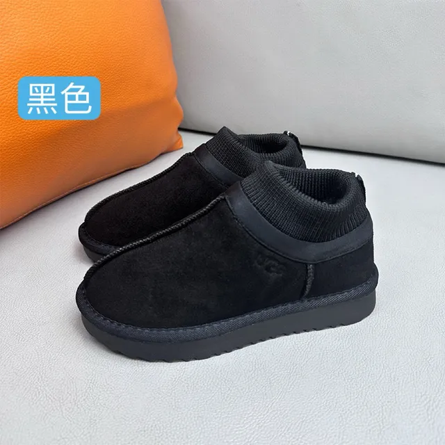 UGG Tasman 卡其色一脚蹬雪靴 3