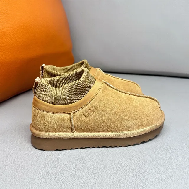 UGG Tasman 卡其色一脚蹬雪靴 9