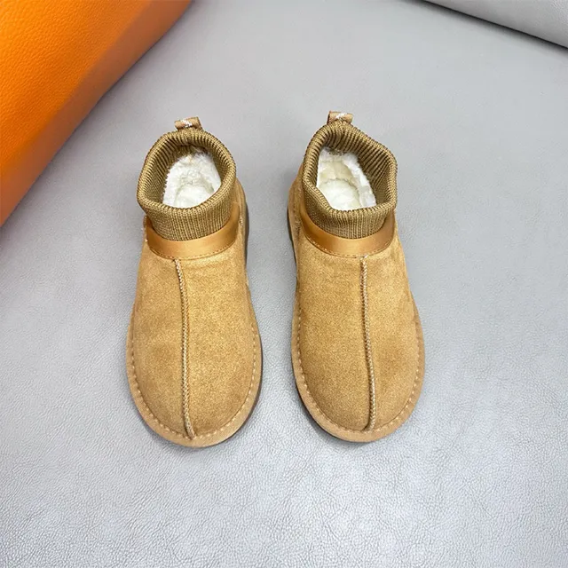 UGG Tasman 卡其色一脚蹬雪靴 11