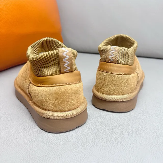 UGG Tasman 卡其色一脚蹬雪靴 15