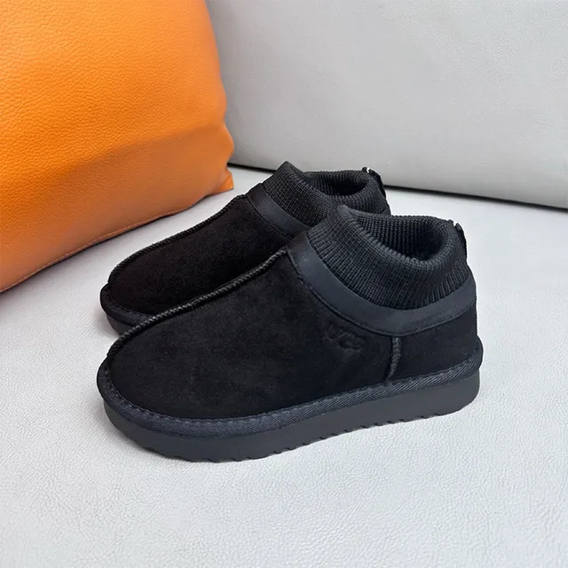 UGG Tasman 卡其色一脚蹬雪靴 17