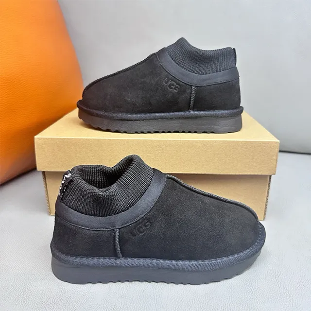 UGG Tasman 卡其色一脚蹬雪靴 18