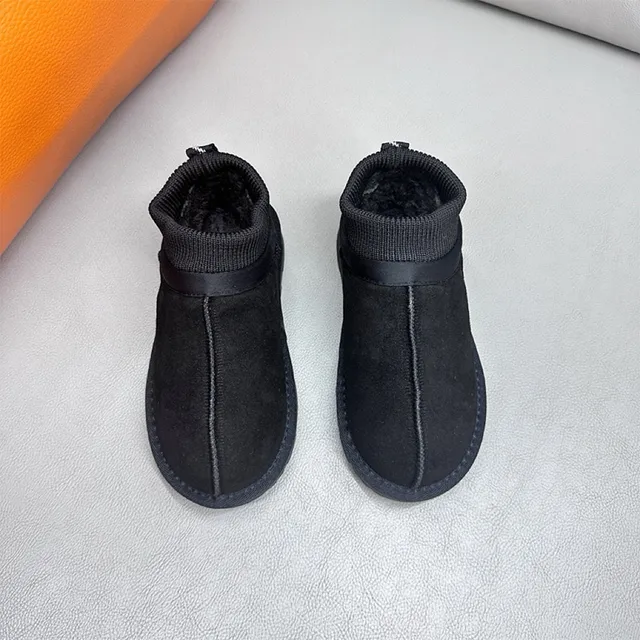 UGG Tasman 卡其色一脚蹬雪靴 21