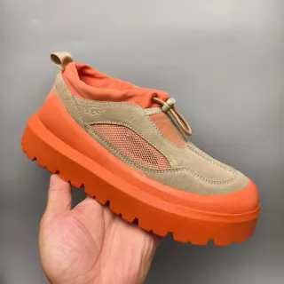 UGG Tasman 橙色和米色 易穿式厚底运动鞋