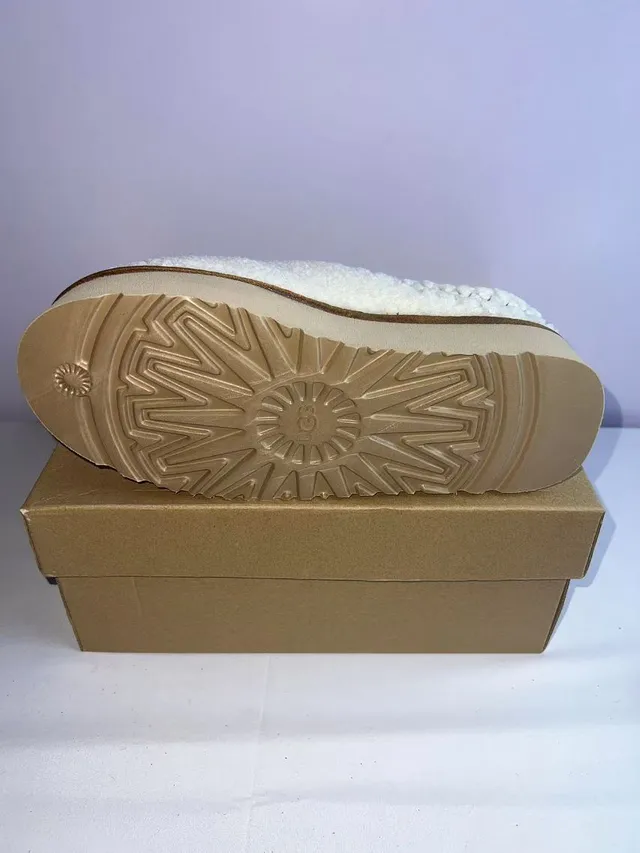 UGG Tasman 白色红色羊毛鞋面 平台鞋底 休闲鞋 2