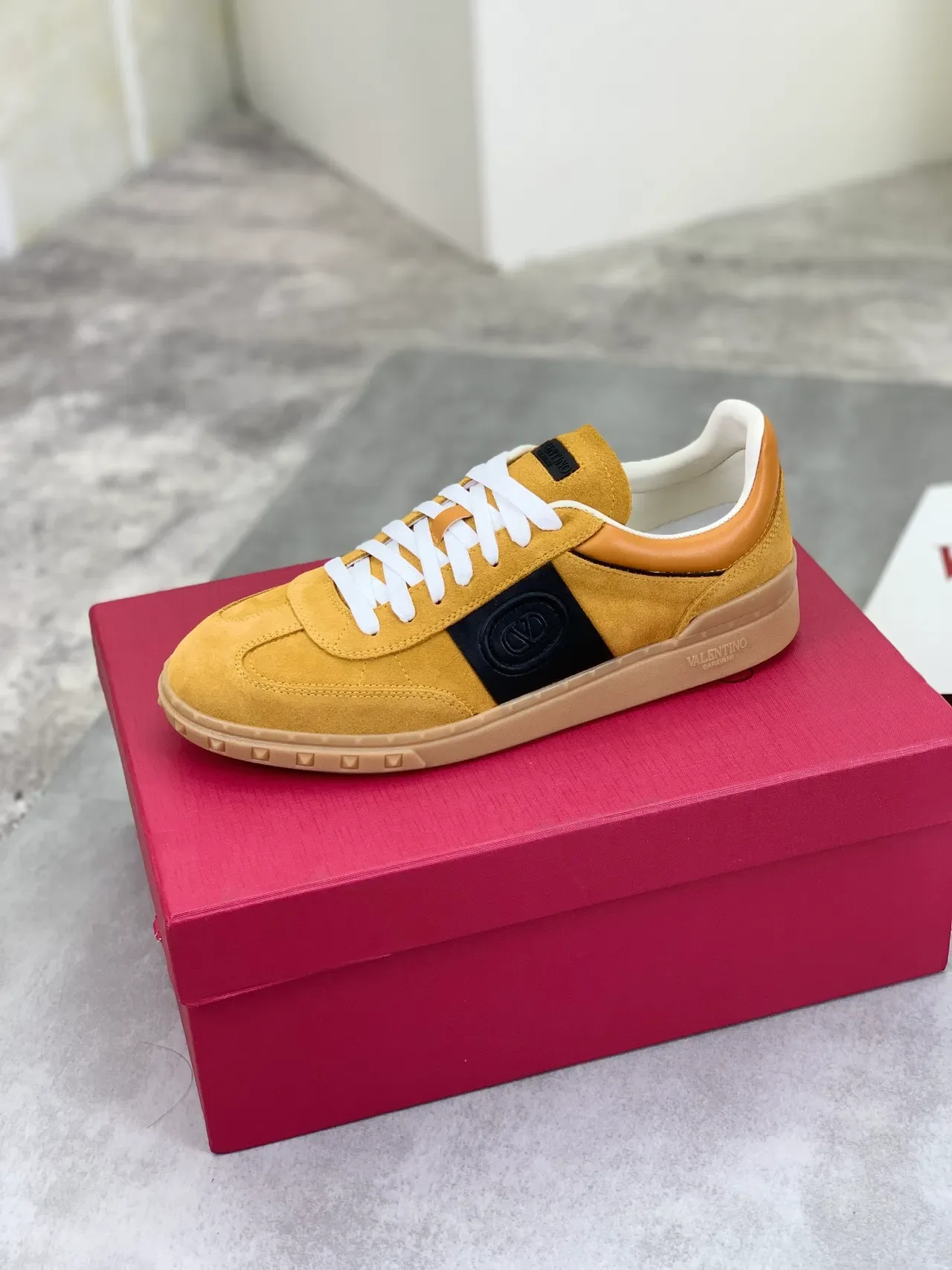 Valentino Beige Negro Gamuza Superior Cordones Blancos Zapatillas Lifestyle 5