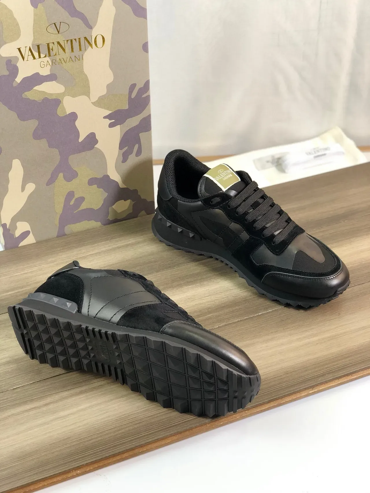 Valentino Black Gray Rockstud-Studded Midsole Camouflage Paneling Lifestyle Sneakers 4