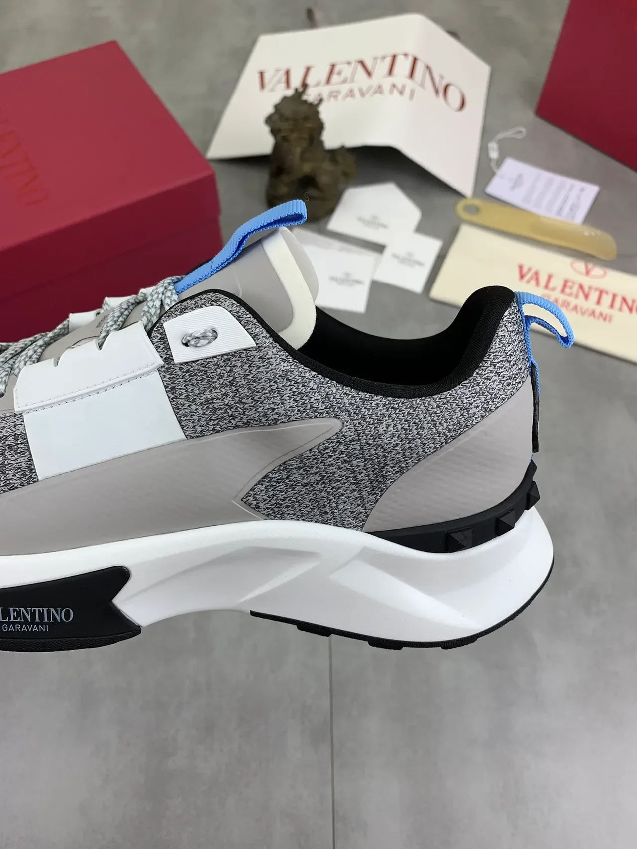 Valentino 灰白 粗厚平台鞋底 混色针织鞋面 生活方式休闲鞋 4