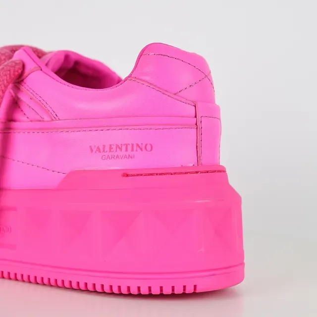 Valentino Rockstud Tênis Lifestyle Rosa Monocromático Studs Pirâmide 4