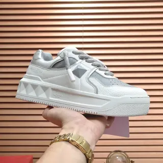 Valentino Rockstud Zapatillas Lifestyle Blancas y Grises