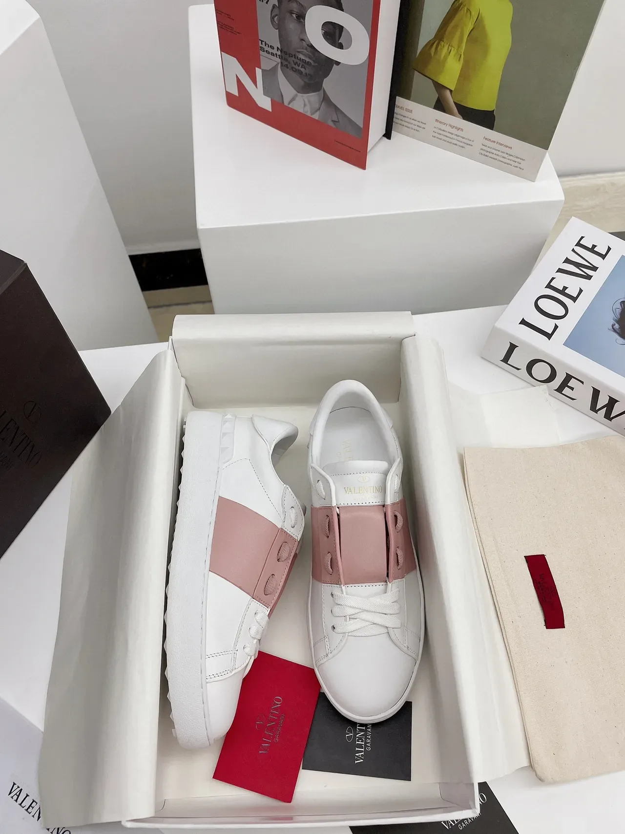 Valentino Rockstud Tira Branca e Rosa Tênis Lifestyle 4