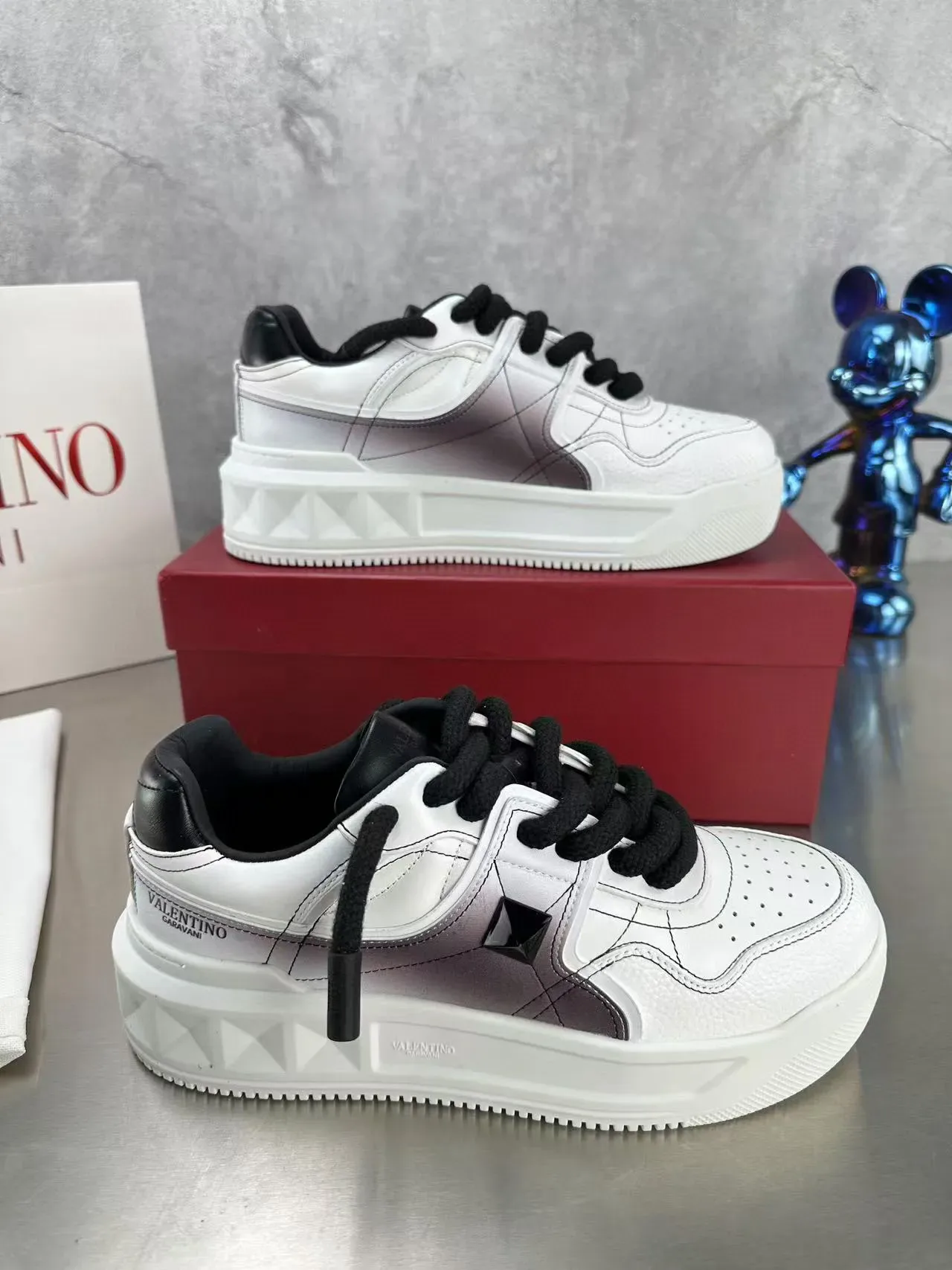 Valentino Rockstud White Black Pyramid Stud Lifestyle Sneakers 4