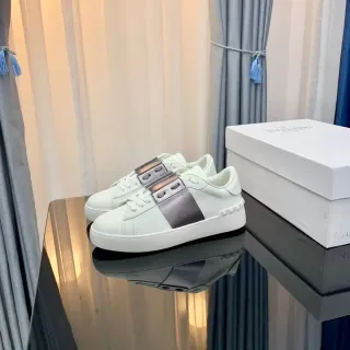 Valentino Rockstud Tênis Lifestyle com Alça Branca Metálica