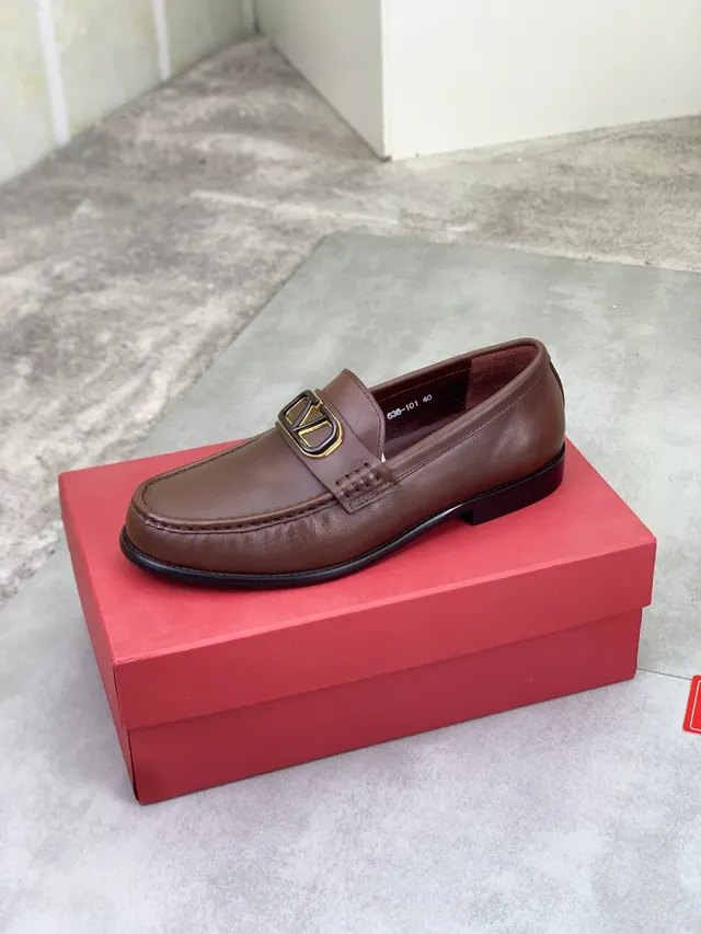 Valentino VLogo Loafer Mocassins de Couro Marrom 4
