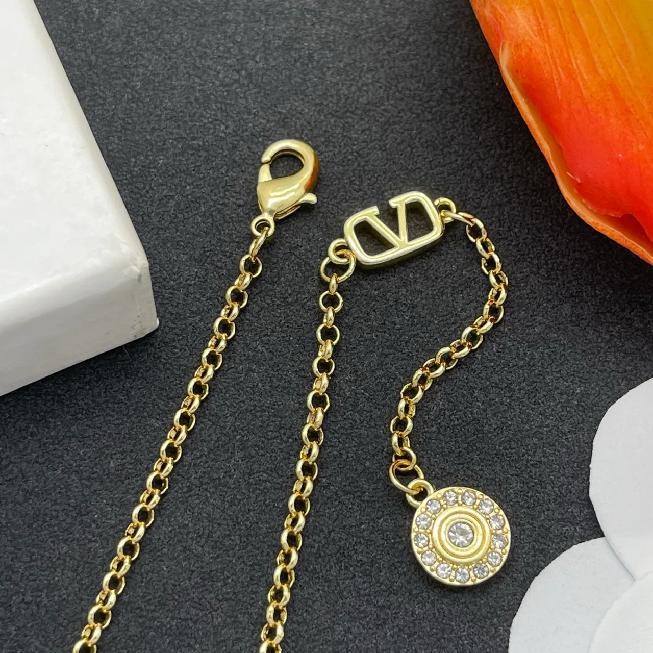 Valentino VLogo Charme Ovale Gold-Tone Bracelet Chaîne 5