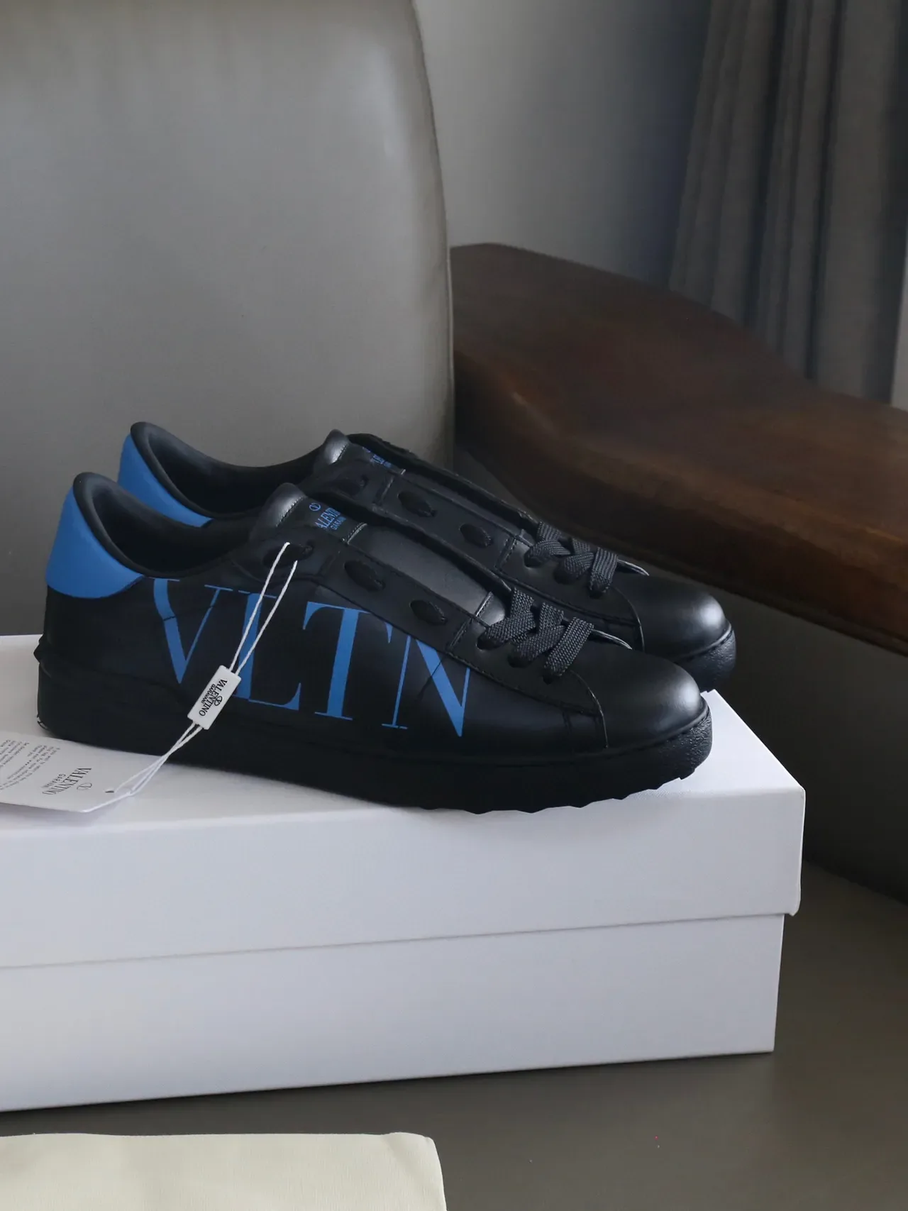 Valentino VLTN Black and Blue Leather Lifestyle Sneakers 8