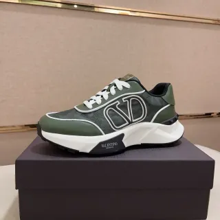 Valentino VLTN Runner অলিভ গ্রিন ক্যামো লাইফস্টাইল স্নিকার্স