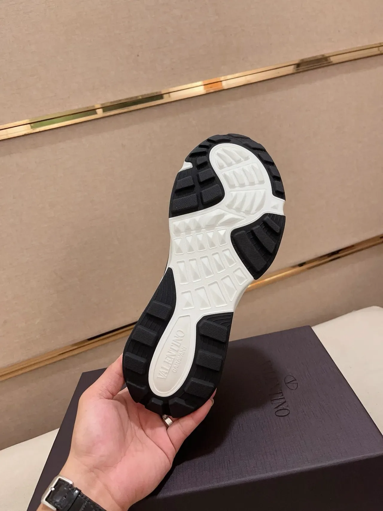 Valentino VLTN Runner Verde Oliva Camo Tênis Lifestyle 2