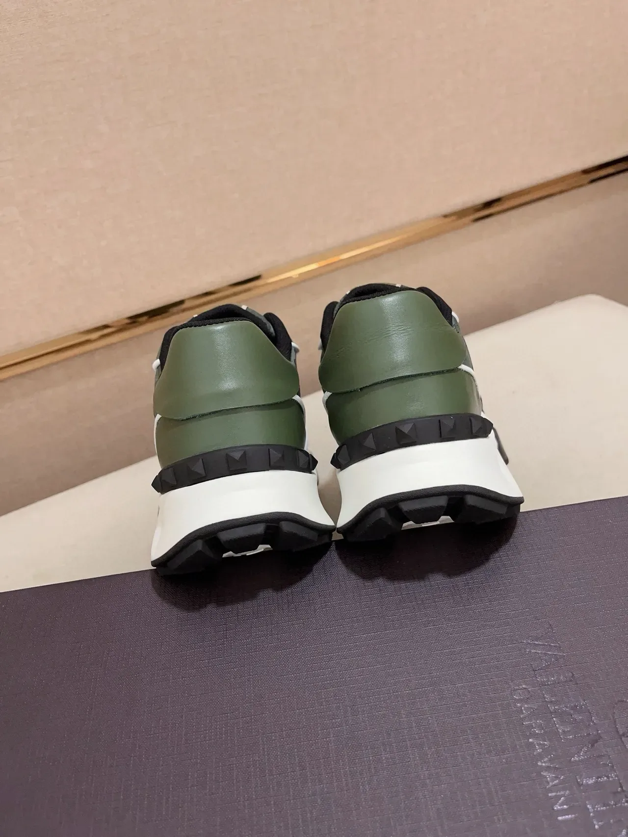Valentino VLTN Runner Verde Oliva Camo Tênis Lifestyle 3