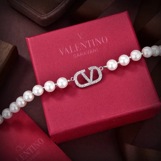 Valentino VLTN 白银珍珠串珠镶嵌扣项链 7