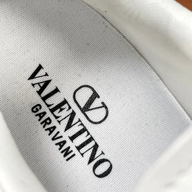 Valentino Zapatillas Blancas Monocromáticas Suela Esculpida Chunky Sneakers 7