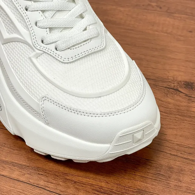 Valentino Zapatillas Blancas Monocromáticas Suela Esculpida Chunky Sneakers 9