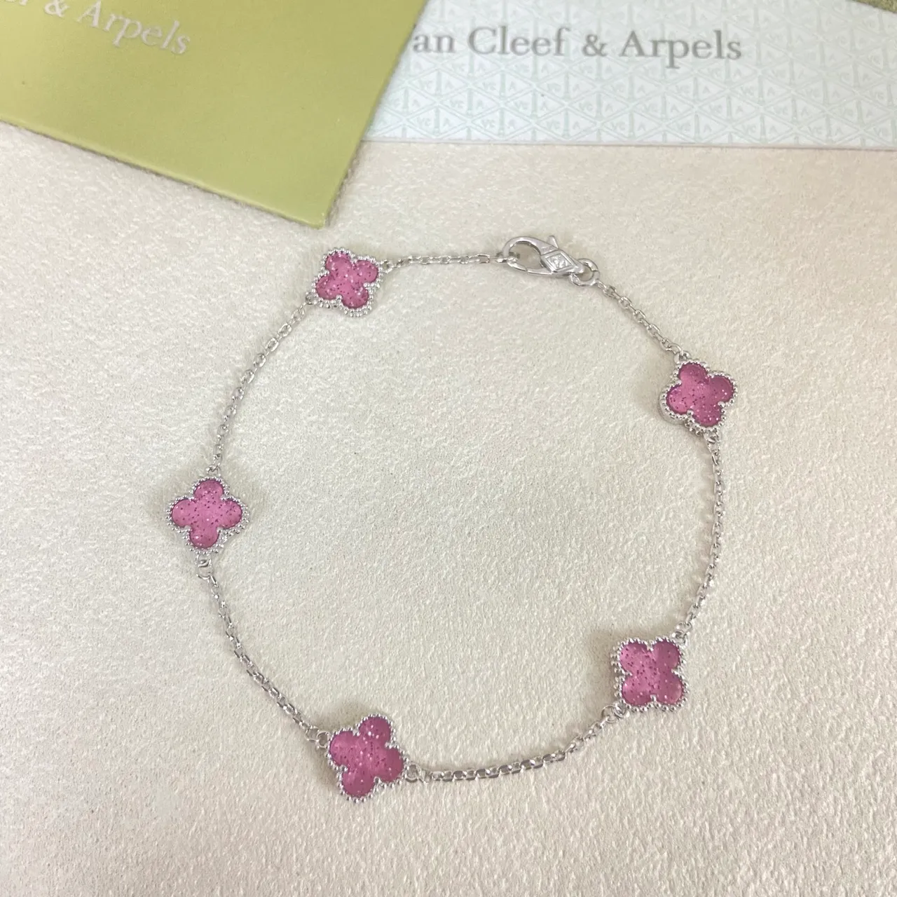 Van Cleef & Arpels Alhambra Five Motif pulsera de esmalte rosa 3