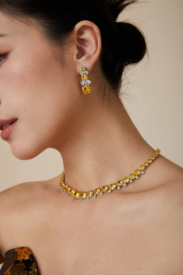 Van Cleef & Arpels Collier de pierres précieuses jaune blanc de longueur choker 3