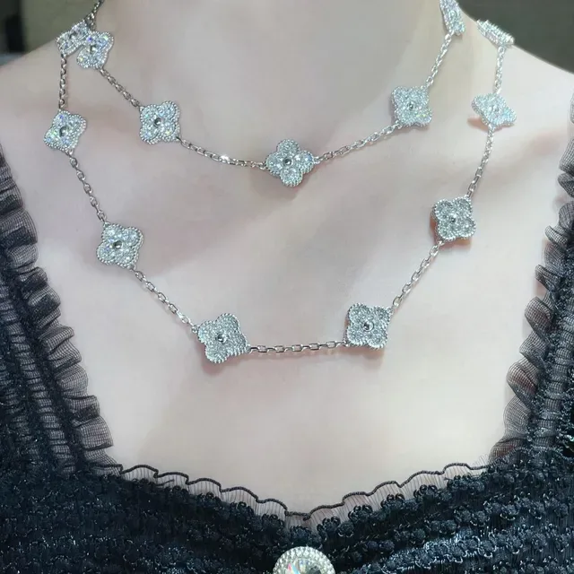 Van Cleef & Arpels Alhambra 20 Motif সোনা ও প্ল্যাটিনাম ডায়মন্ড হার 8