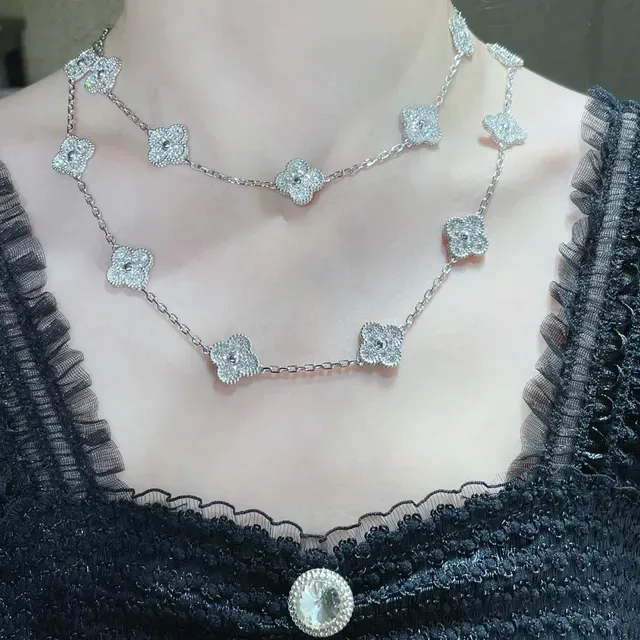 Van Cleef & Arpels Alhambra 20 Motif সোনা ও প্ল্যাটিনাম ডায়মন্ড হার 9