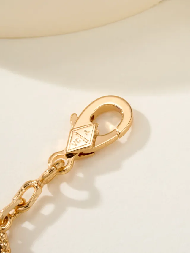 Van Cleef & Arpels Alhambra Cinq Motif Or et Mère de Perle Bracelet 3