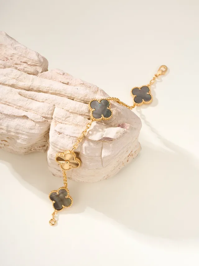 Van Cleef & Arpels Alhambra Cinq Motif Or et Mère de Perle Bracelet 8