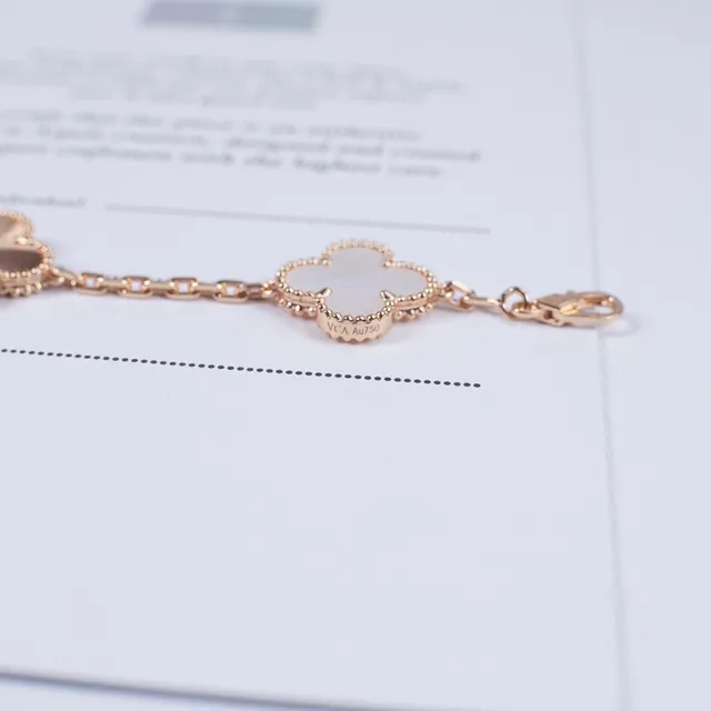 Van Cleef & Arpels Alhambra Cinq Motifs Or Rose Mère-de-Perle et Émail Guilloché Bracelet 4
