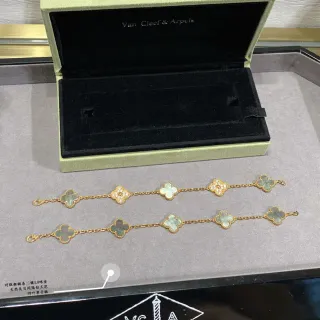 Van Cleef & Arpels Alhambra 四叶草 金色与珍珠母贝手链