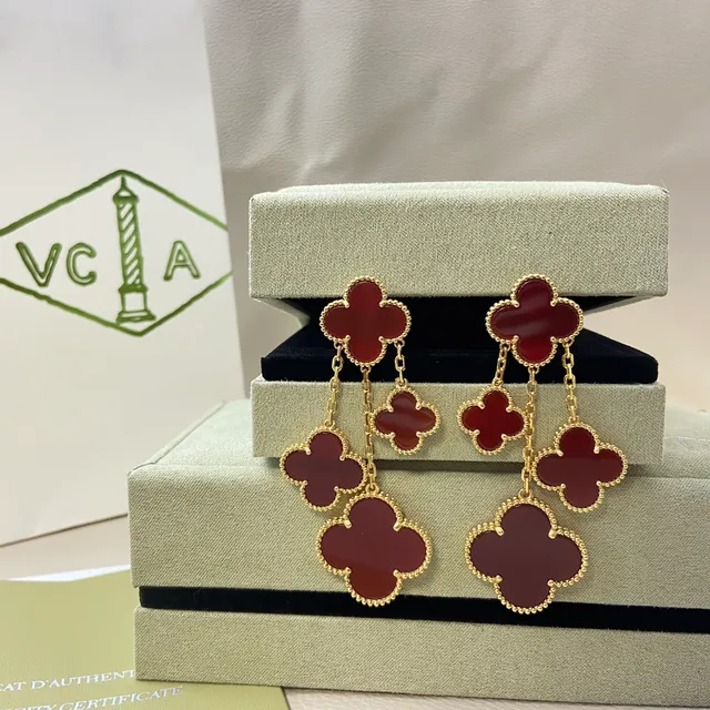 Van Cleef & Arpels Alhambra Triple-Drop 红色宝石耳环 2