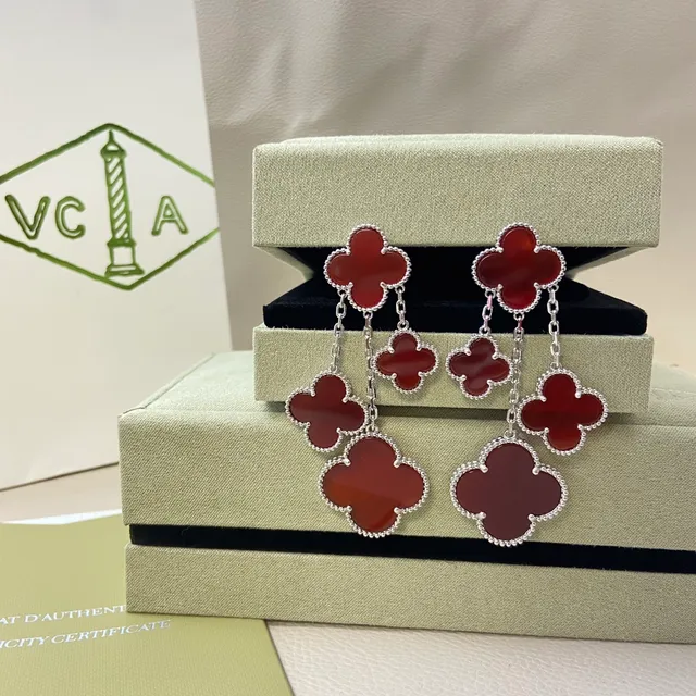 Van Cleef & Arpels Alhambra Triple-Drop 红色宝石耳环 3