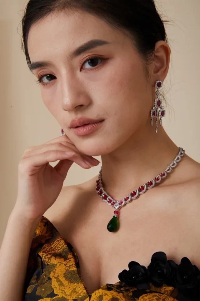 Van Cleef & Arpels أحمر أخضر مجوهرات عالية ياقوت وماس قلادة 5