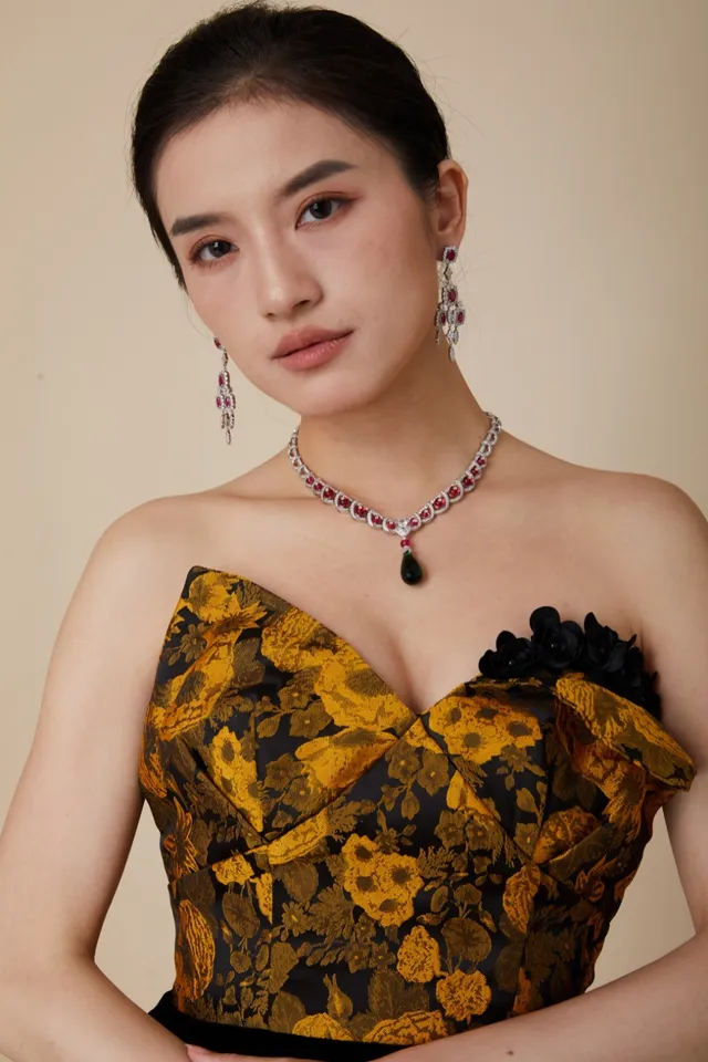 Van Cleef & Arpels أحمر أخضر مجوهرات عالية ياقوت وماس قلادة 6