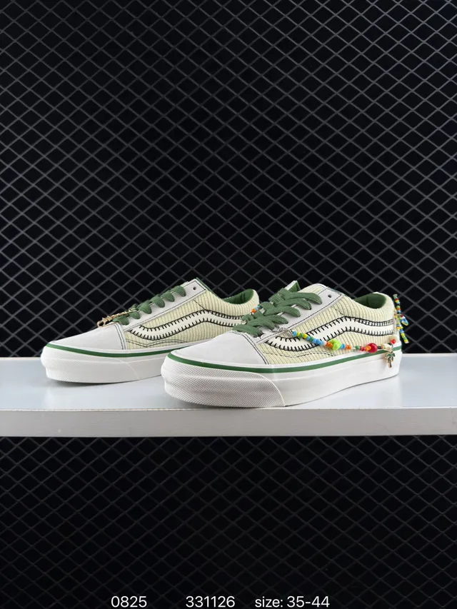 Vans Old Skool Chaussures de Skateboard Off-White et Vert en Corduroy 2