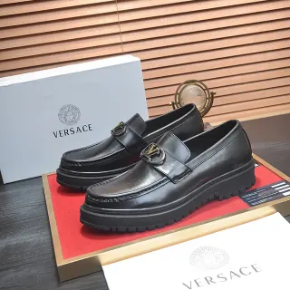 Versace Chain Reaction 黑色皮革扣带乐福鞋
