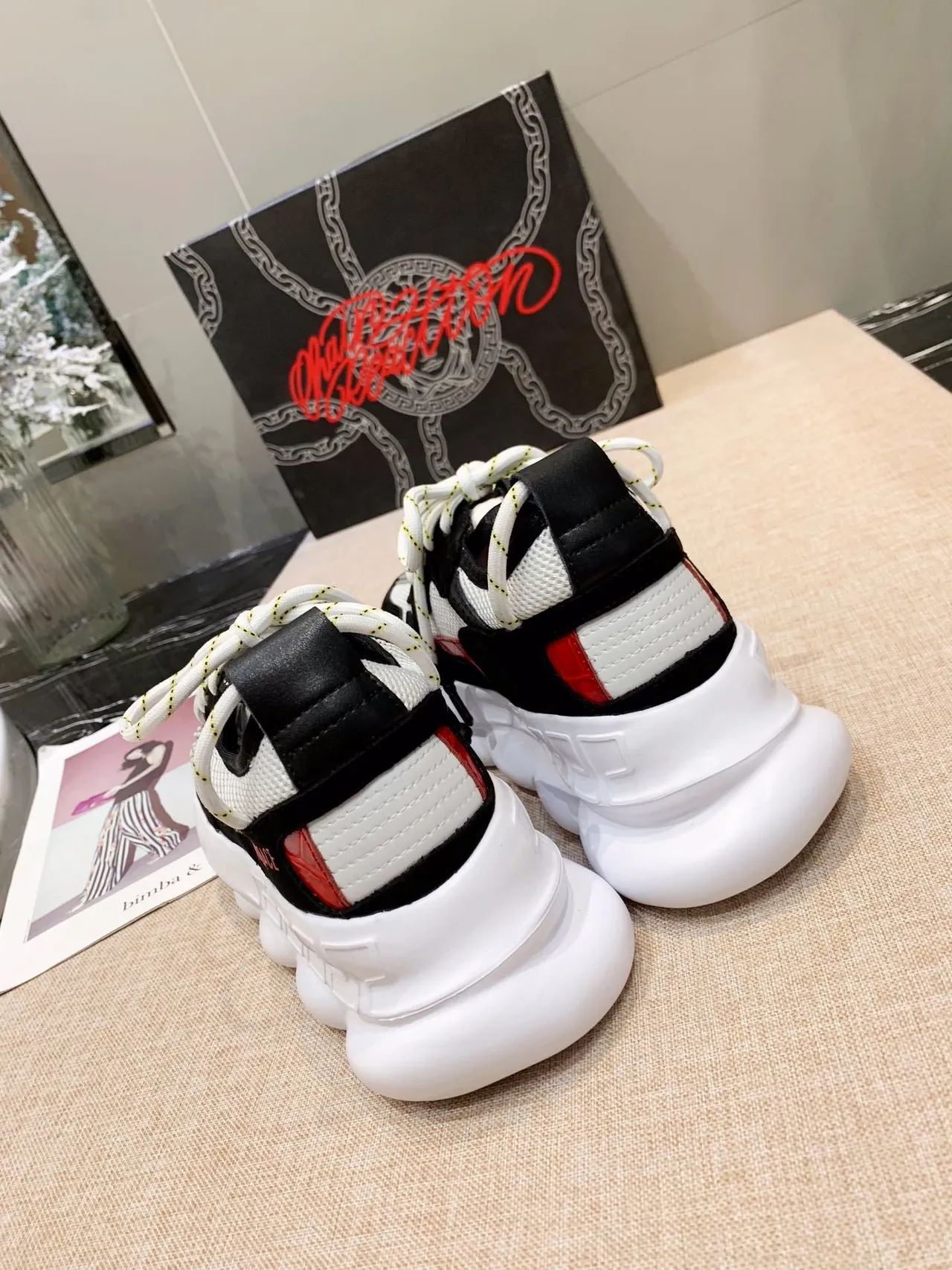 Versace Chain Reaction 黑白红厚底运动鞋 5