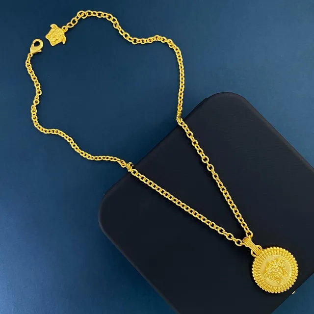Versace ذهبي Medusa Head Motif قلادة 4