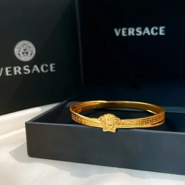 Versace 格雷卡 奥德赛 墨杜莎头 金色调手镯 4