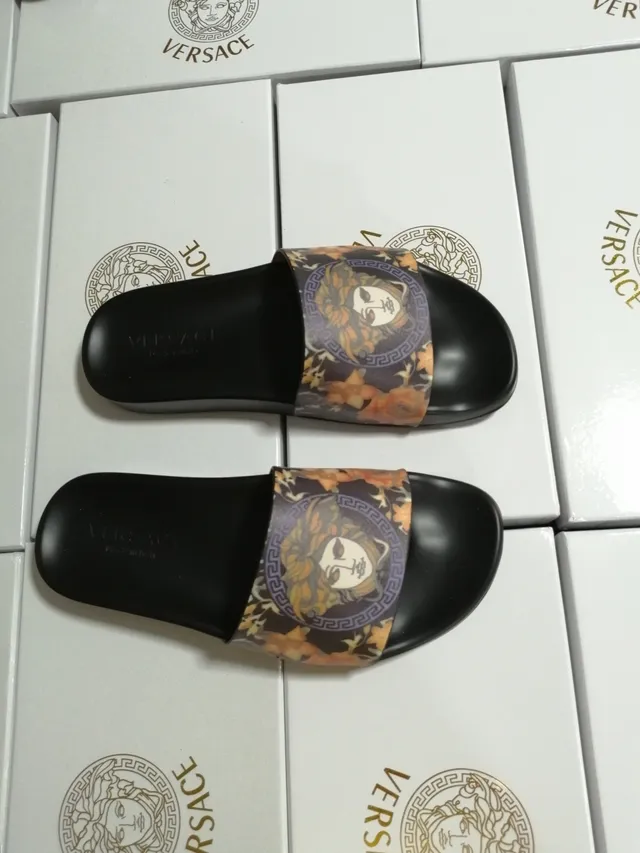Versace Greca Odissea Medusa-Print 黑色拖鞋 2